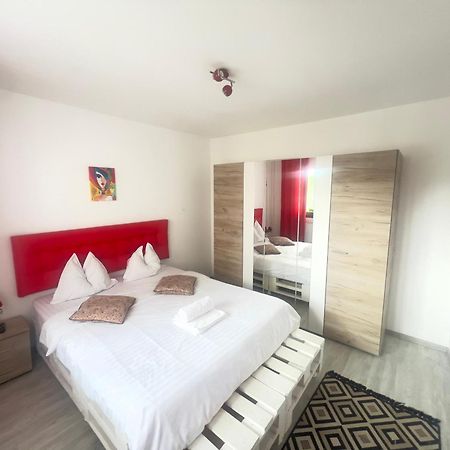 3 Rooms Apartment Airy & Bright Palas Style Iasi Exterior photo